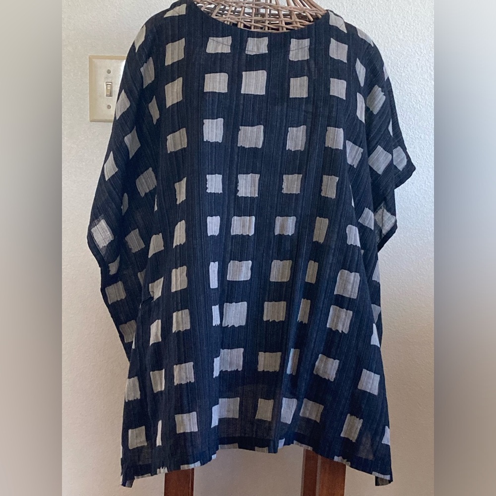 Women’s Mao Mam top